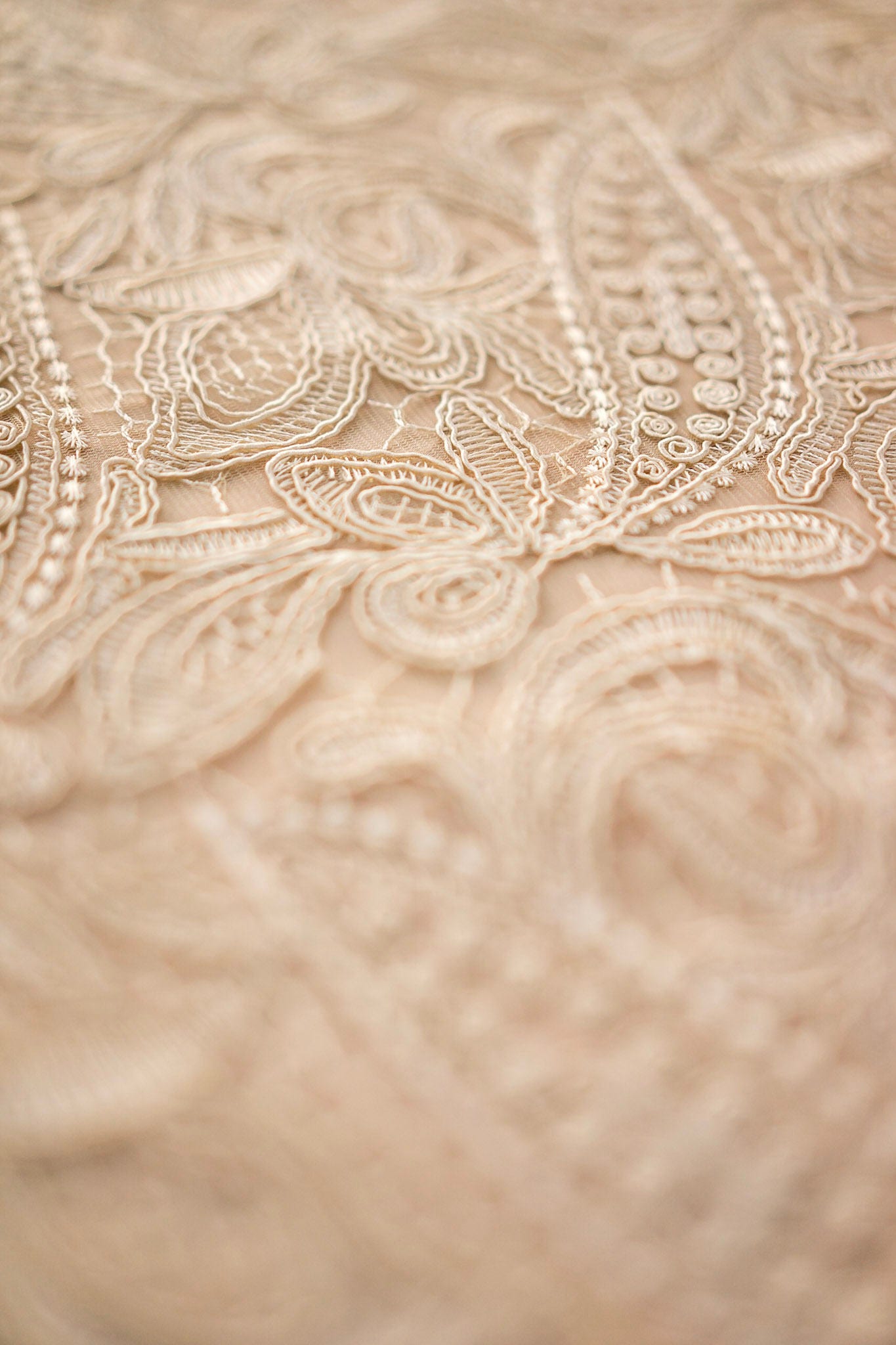 Peapod Lace Tablecloth