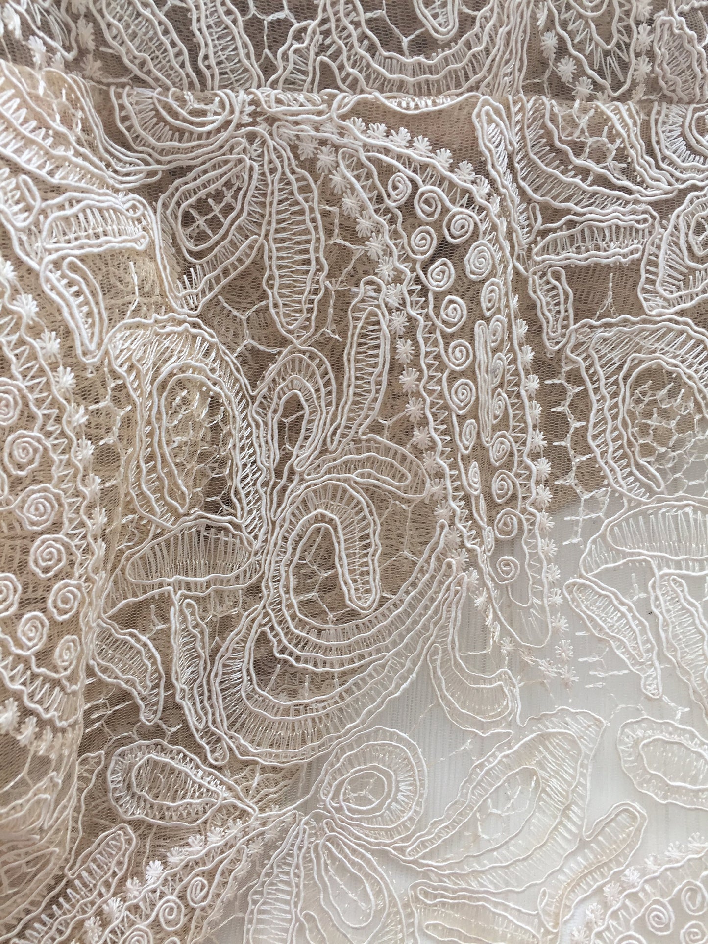 Peapod Lace Tablecloth