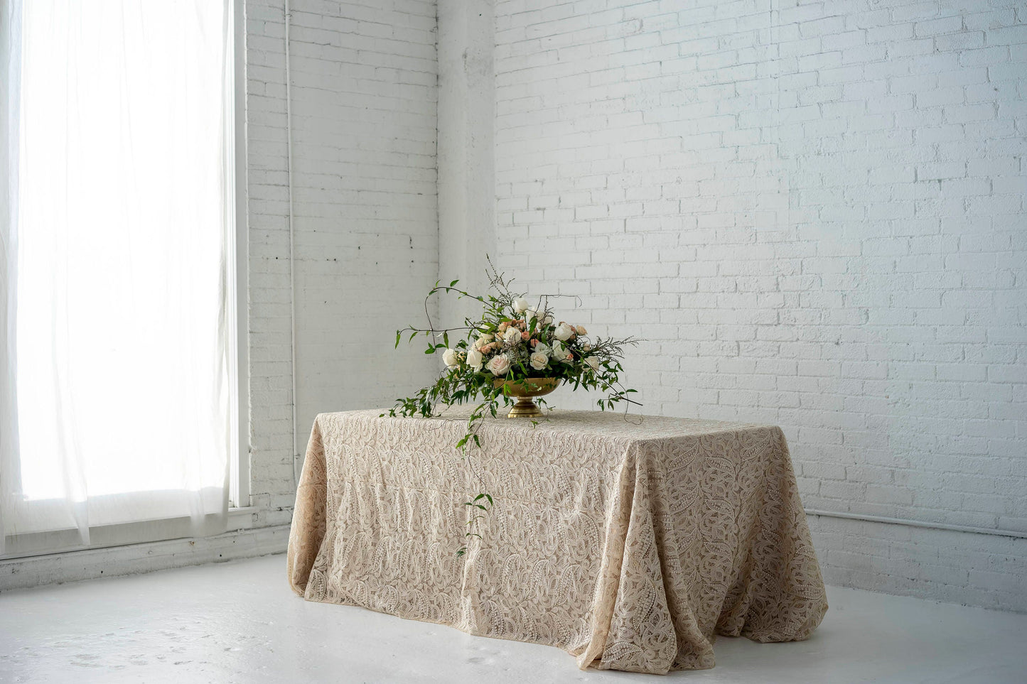 Peapod Lace Tablecloth